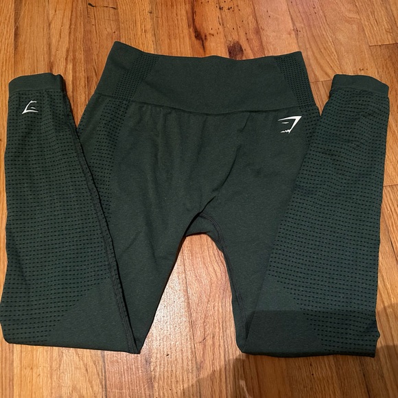 Gymshark Pants - GYMSHARK Green Textured Athletic Leggings with Elastic Waistband